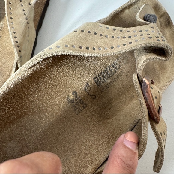 Birkenstock Gizeh Sandals Tan Suede Size 42 Studded Thong Comfort Summer Casual - Picture 7 of 16